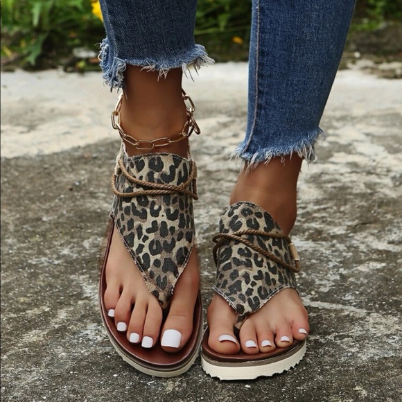 Shoes - Leopard Print Thong sandal